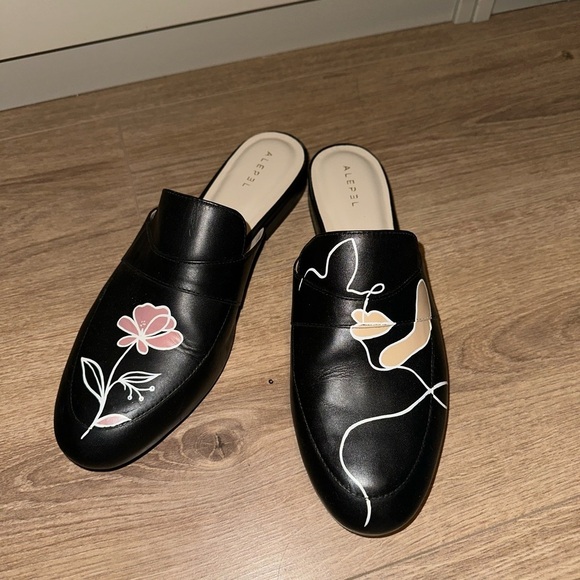 alepel Shoes - Alapel Black Women's hand painted floral mules size 9
